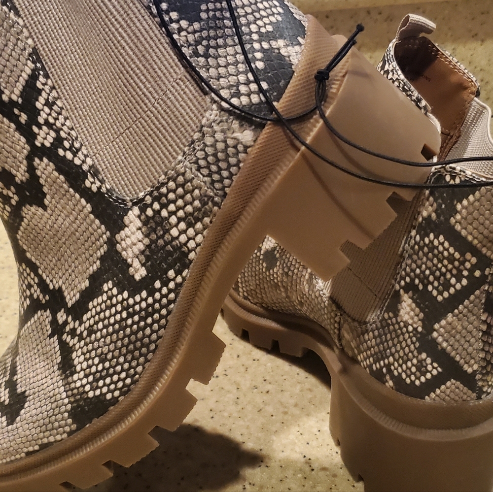 Python Print Combat Boots - Picture 10 of 10